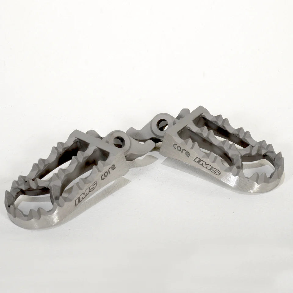 IMS ENDURO / MX FOOT PEGS (2000-2022) HONDA XR50 / XR70 / XR80 / XR100 / CRF50 / CRF70 / CRF80 / CRF100 / CRF125F / CRF125FB (1987-2019) KAWASAKI KLR650 (2003-2018) SUZUKI V-STORM 650 / V-STORM 1000 (2010-2020) YAMAHA SUPER TENERE